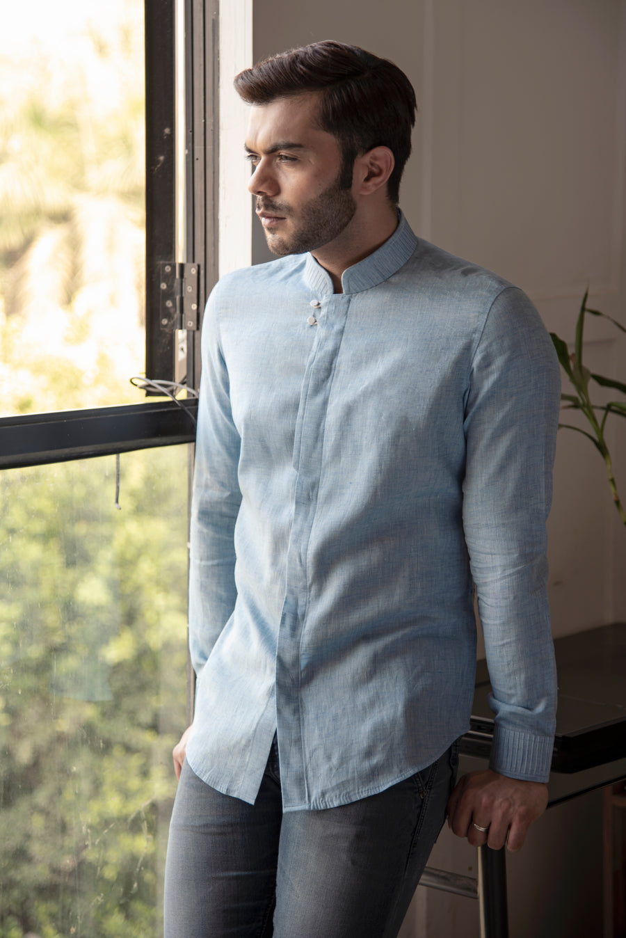 Skyline – Band Collar Shirt in Chambray Blue
